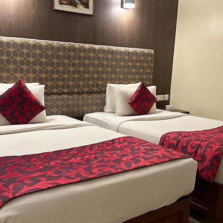 Hotel Annamalai International Пондичери Екстериор снимка