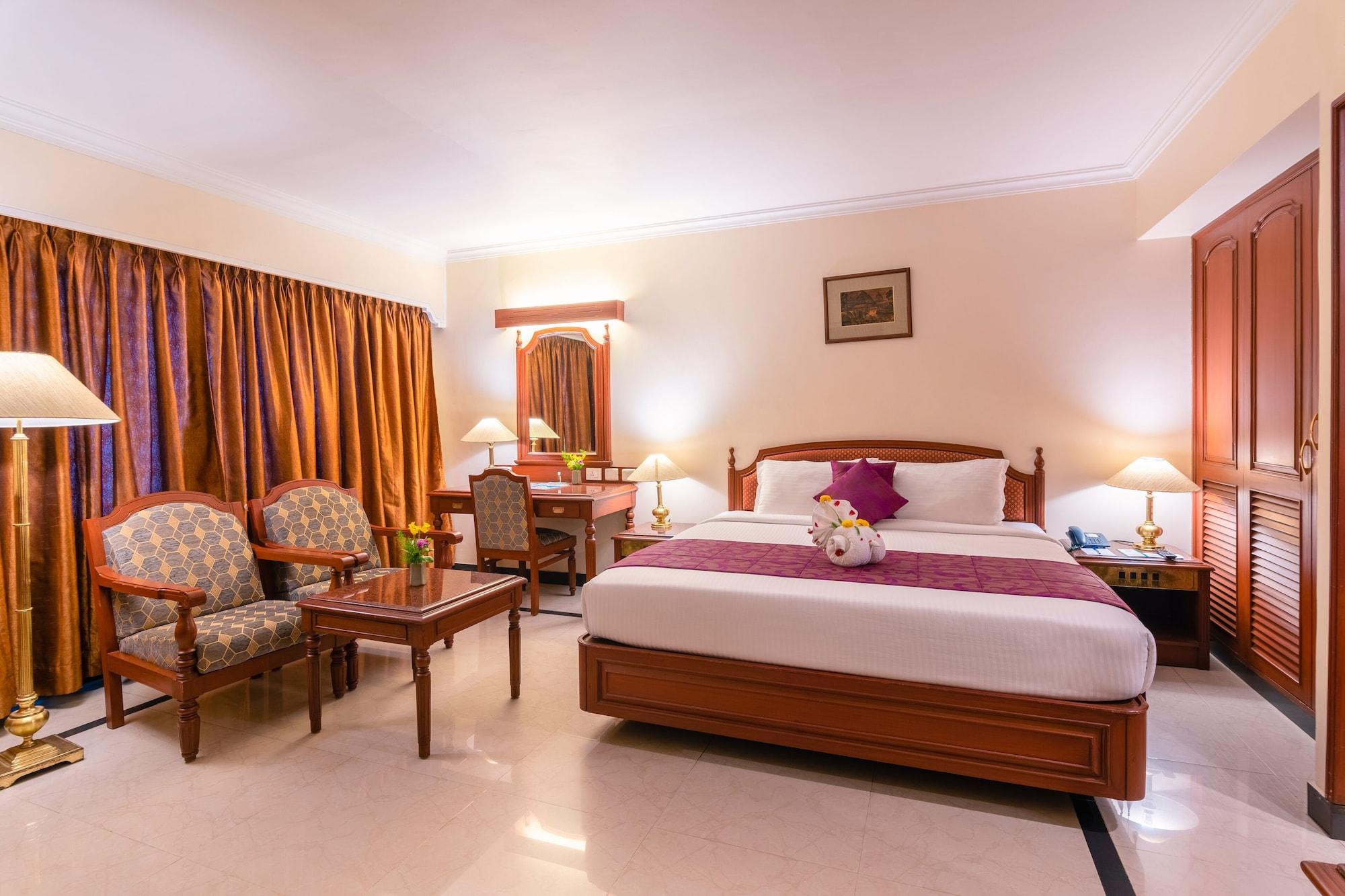 Hotel Annamalai International Пондичери Екстериор снимка